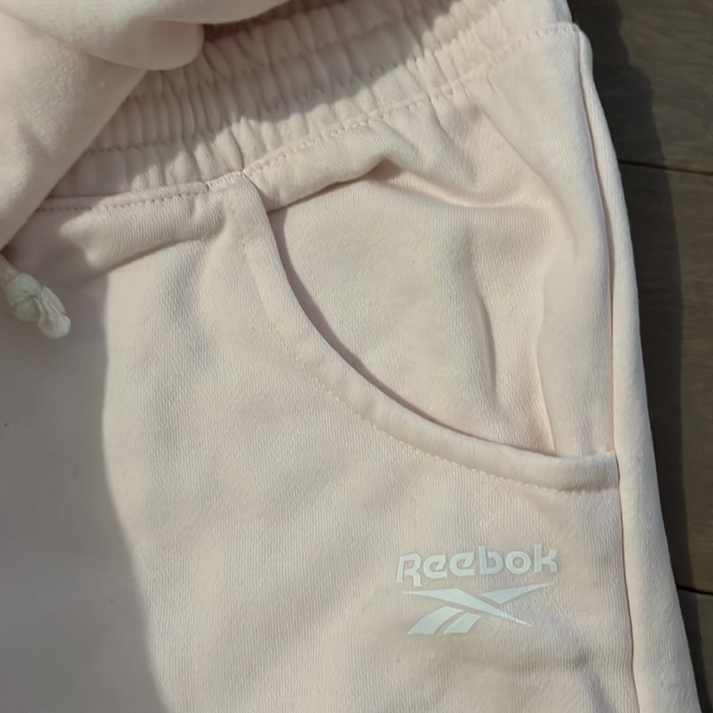 Light pink Reebok track suit - Picture 4 of 5